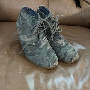 Toms  Desert Wedge boots